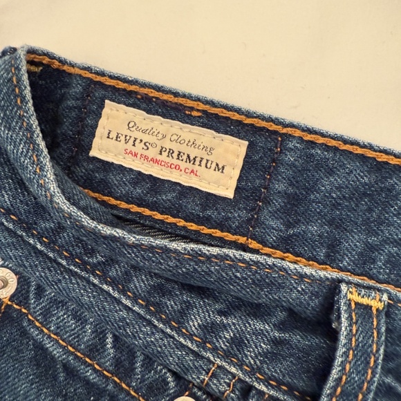 Levi’s Loose Taper Crop Capri Pants Size 28 | Big E Logo | Soft & Broken-In Fit - Picture 4 of 14